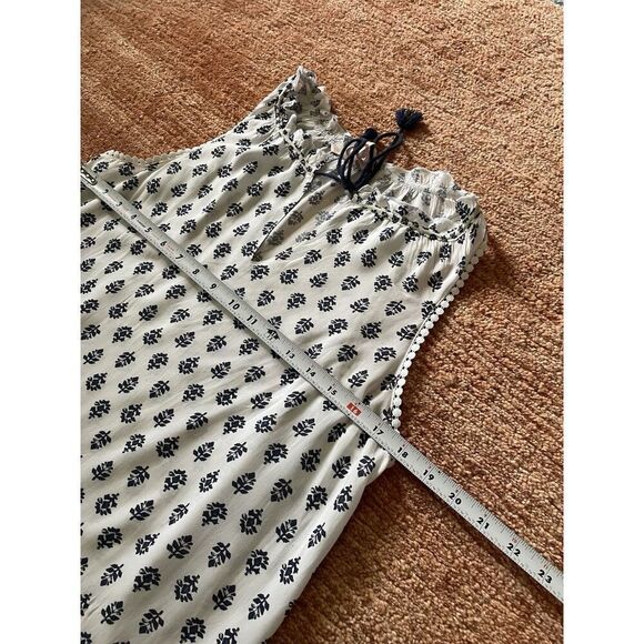 VICTORIAS SECRET Women’s Size M White Blue Leaf Print Nightgown Pajamas - Picture 3 of 5